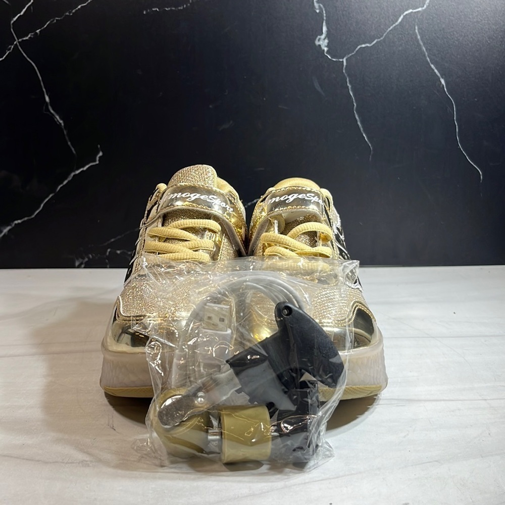 Unbranded Kid’s LED Skate Shoes Gold sz 1.5